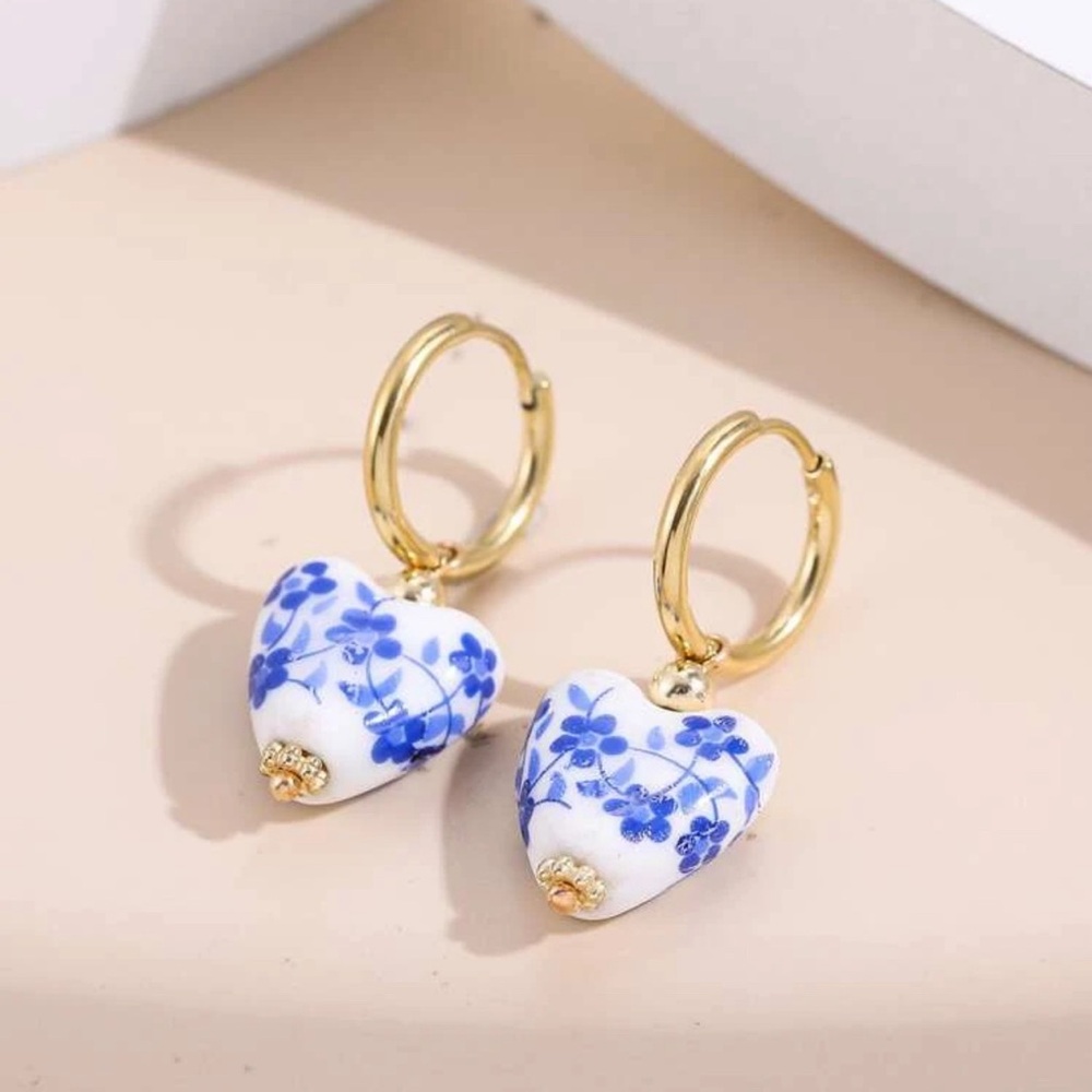 Blue & White heart dangle gold hoop earrings earrings ✨💙 🤍 ll